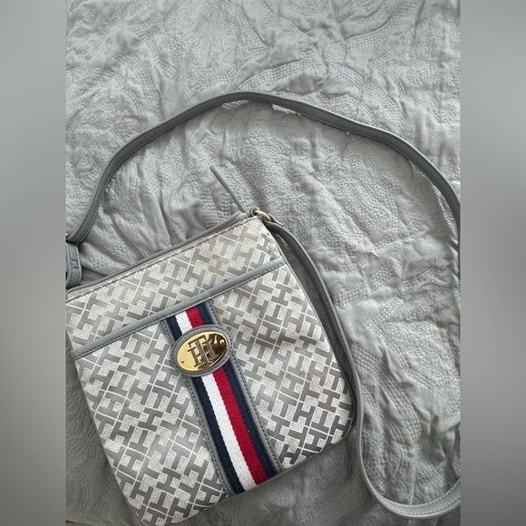 Tommy Hilfiger Handbags - Tommy Hilfiger Gray & Red Logo Accent Shoulder Bag